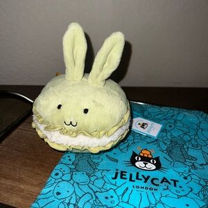 NWT (Retired) Dainty Dessert Bunny Macaron